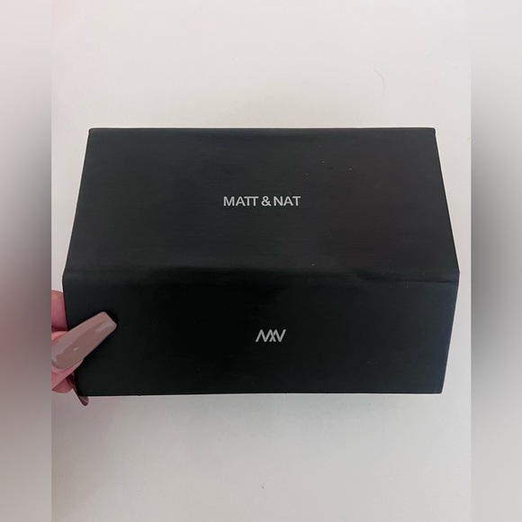 Matt & Nat Polarized Sunglasses - Picture 2 of 3